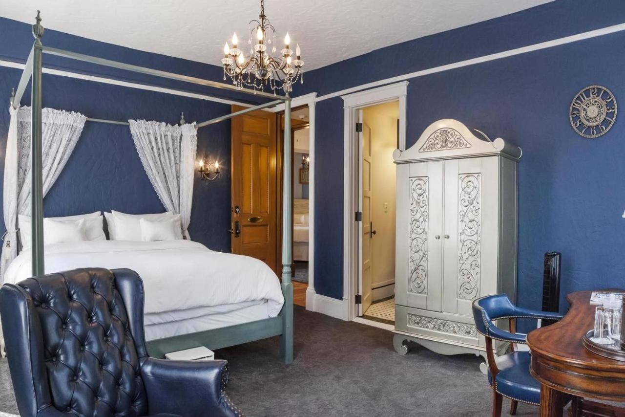 King Suite with Spa Bath,761344813:JPEG