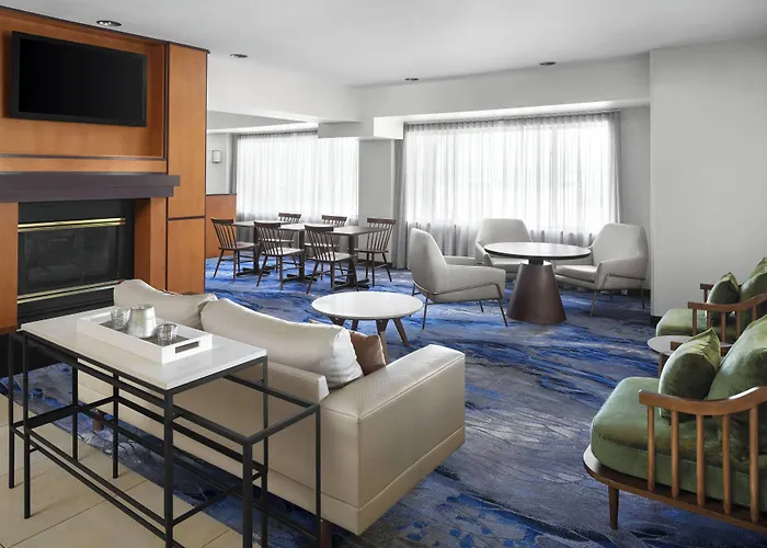 Fairfield Inn & Suites Airport