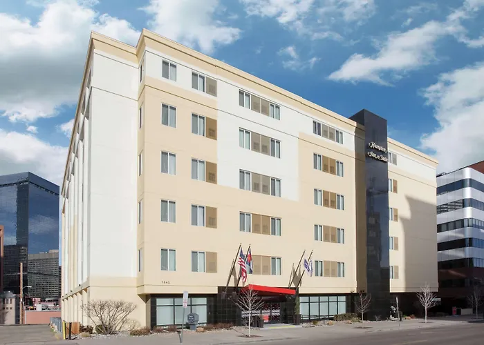 Luxury hotel only: Hampton Inn & Suites Denver-Downtown
