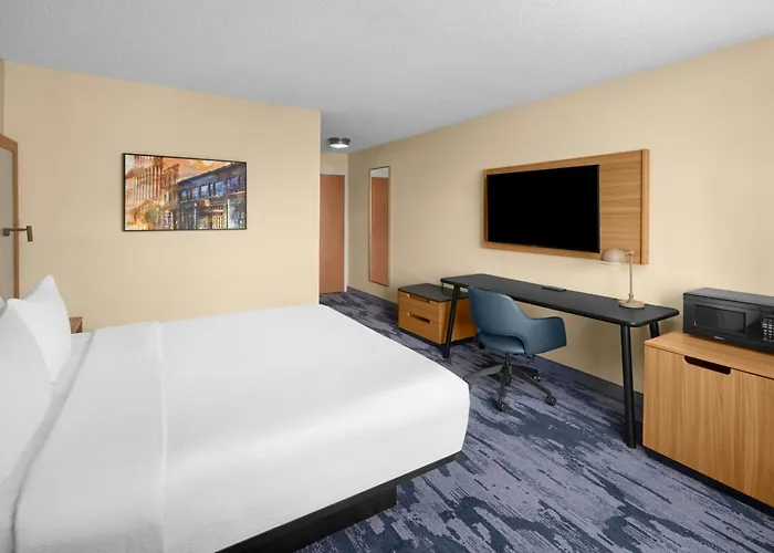 Fairfield Inn & Suites Airport